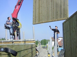 Laermschutz_Einbau_Holzelement.jpg