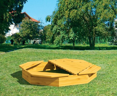 Sandkasten Moritz mit Abdeckung.jpg