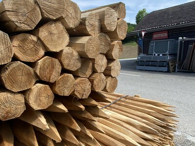 Akazienpfähle_3.jpg Akazienpfähle_3.jpg