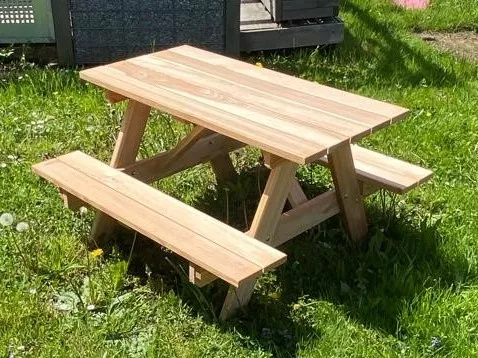 Kindertisch_Tim.jpg Kindertisch_Tim.jpg