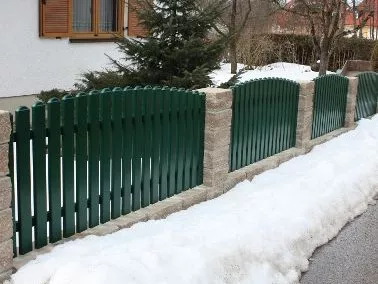 Kunststoffzaun_lackiert_ RAL_Farbton.jpg