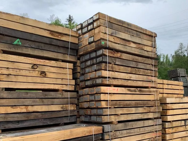 Eichenschwellen_roh1_1ojgta7ffnloi.jpg Eichenschwellen_roh1_1ojgta7ffnloi.jpg