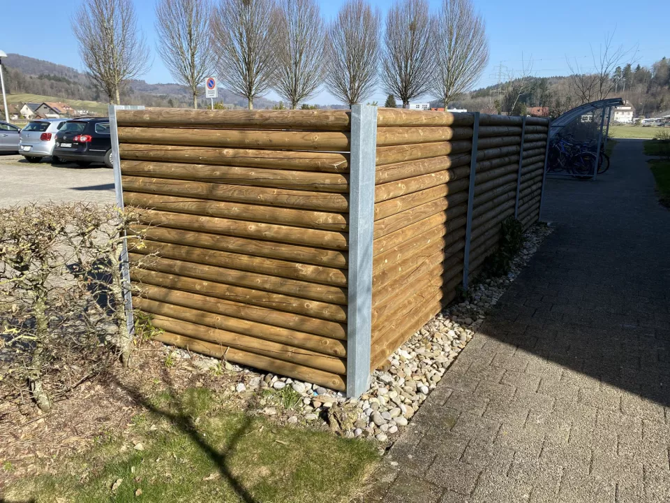 Containereinfassung_Palisaden_H-Traeger2.jpg Containereinfassung_Palisaden_H-Traeger2.jpg