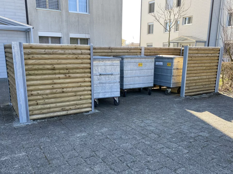 Containereinfassung_Palisaden_H-Traeger3.jpg Containereinfassung_Palisaden_H-Traeger3.jpg