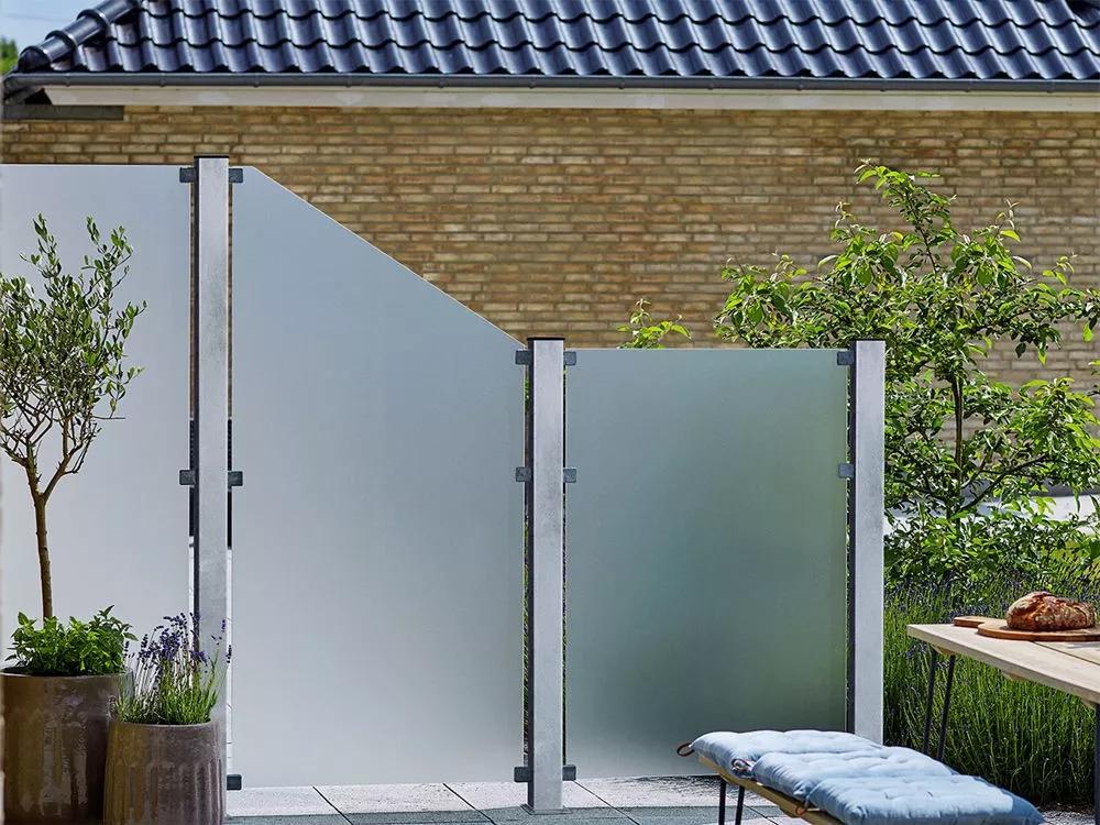 Glaszaun_mattiert.jpg Glaszaun_mattiert.jpg