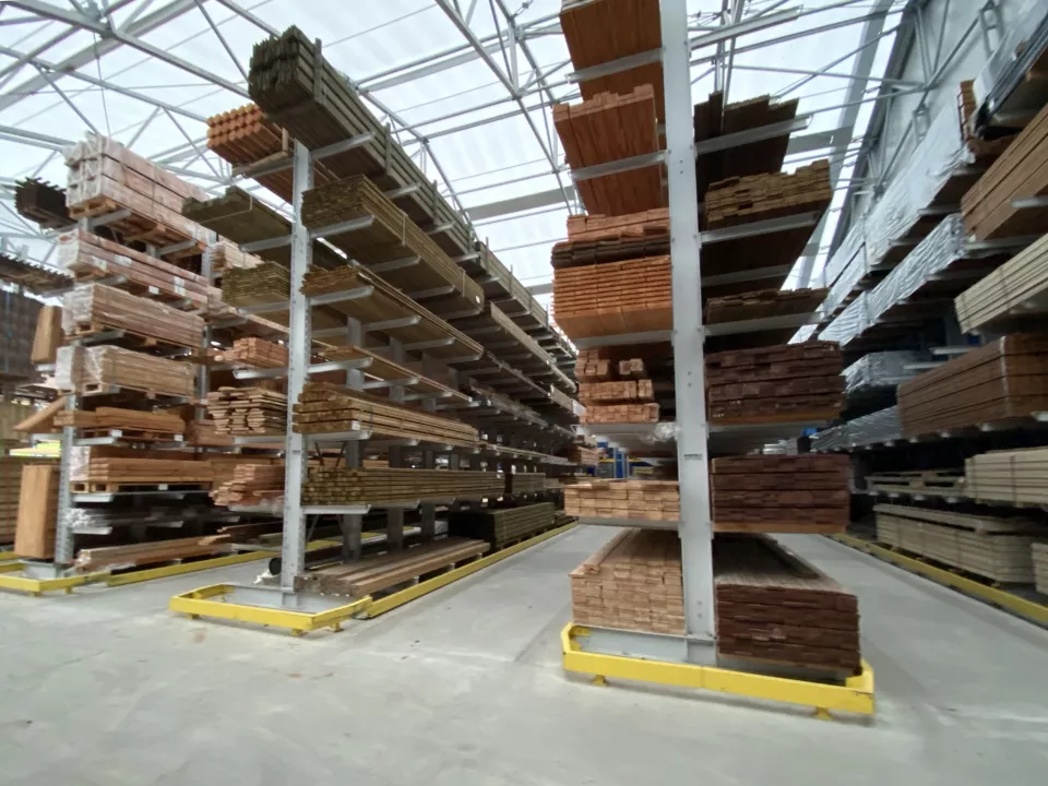 Lager_Halle_Konstruktionsholz.jpg Lager_Halle_Konstruktionsholz.jpg