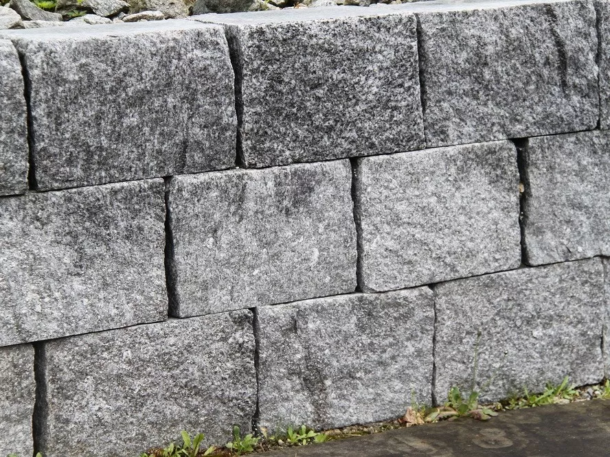 Granit_Moloni_ geschnitten.jpg Granit_Moloni_ geschnitten.jpg