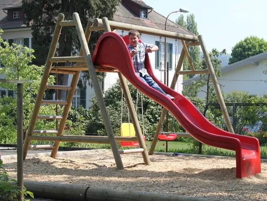 Kinderspielgeraet_KSP3_1f24dczp8bpf0.jpg Kinderspielgeraet_KSP3_1f24dczp8bpf0.jpg